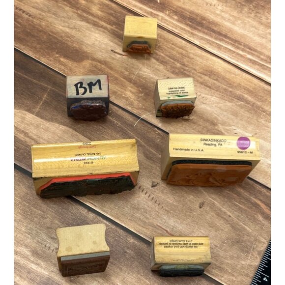 LOT OF 7 HOLIDAY THEMED WOOD MOUNTED RUBBER STAMPS POLAR BEAR GUM DROP HOLLY - Picture 3 of 7